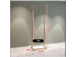 Стійка для суконь 600×400×1700 мм контурна у глянцевому золоті Стійка для суконь 600×400×1700 мм контурна у глянцевому золоті